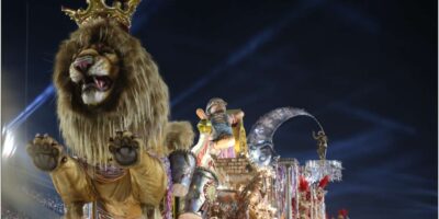 Carnaval 2026: Desfile da Viradouro começa e termina com Ciça pra Cima aos gritos de é campeã do público 