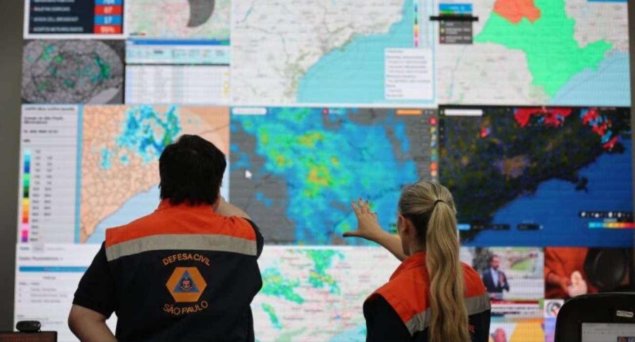 Defesa Civil monitora áreas de risco após chuvas intensas no Litoral Paulista