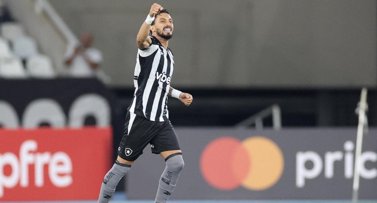 Alex Telles comemora gol pelo Botafogo contra o Nacional Potosí Alex Telles comemora gol pelo Botafogo contra o Nacional Potosí