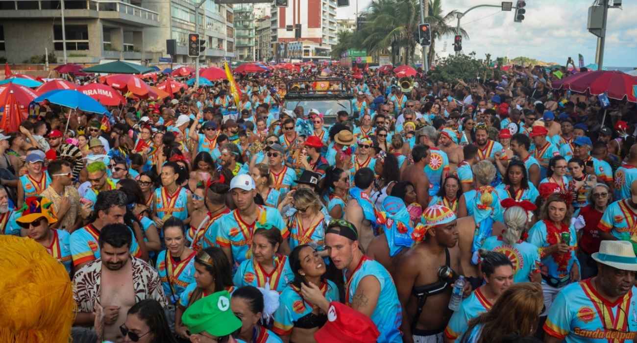 Banda de Ipanema desfila pelas ruas do bairro no Carnaval do Rio Banda de Ipanema desfila pelas ruas do bairro no Carnaval do Rio