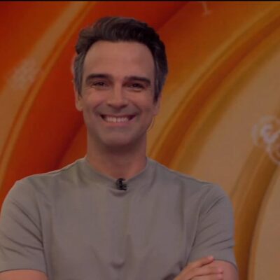Apresentador do BBB 26 Tadeu Schmidt anuncia dinâmica do Paredão Falso para essa semana no BBB 26