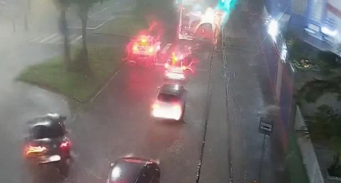 Ruas alagadas na Ilha do Governador após chuva forte