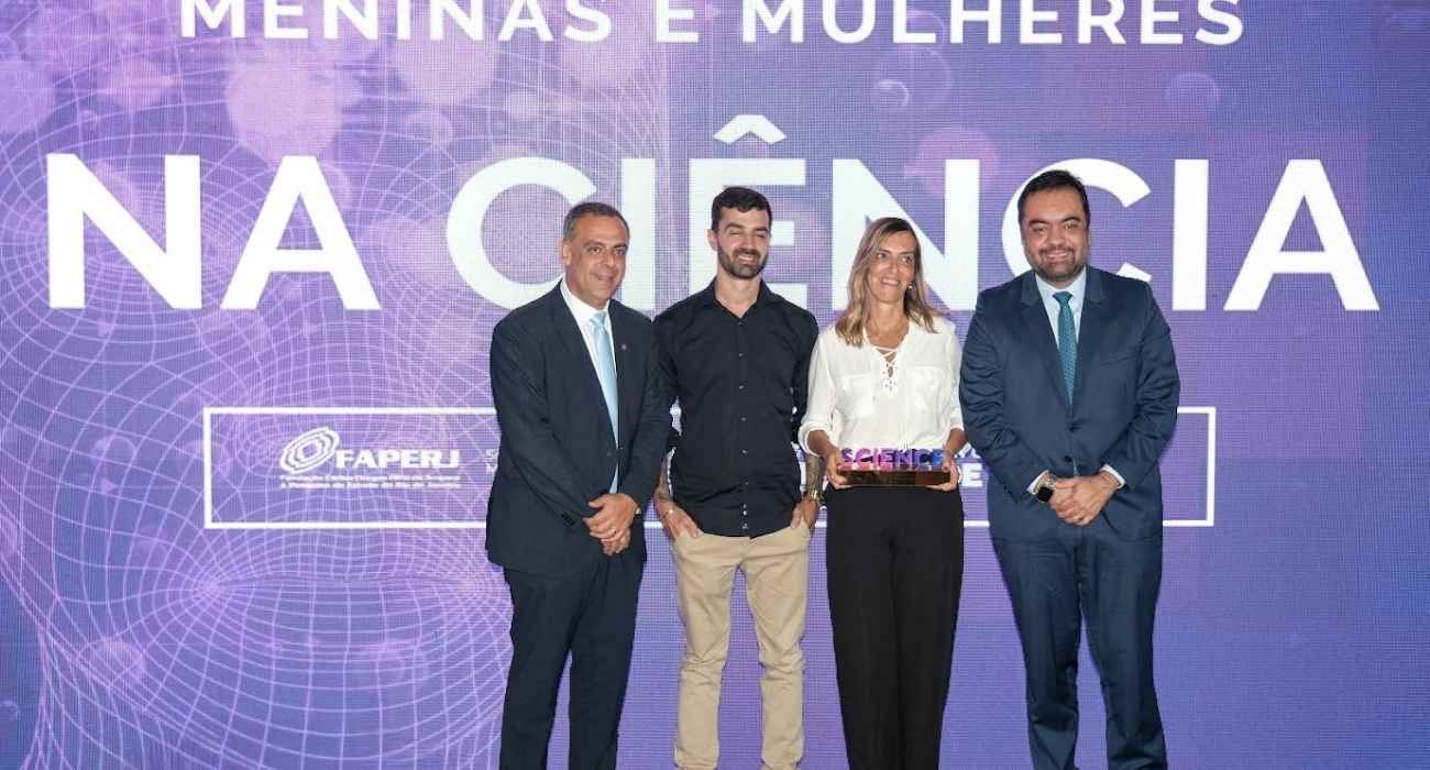 Cientista Tatiana Sampaio durante homenagem no Palácio Guanabara