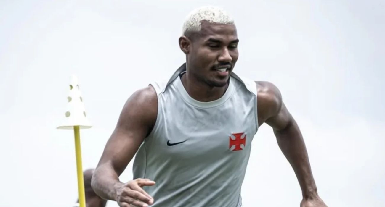 Cuiabano realiza atividade física durante treino do Vasco em 2026 Cuiabano realiza atividade física durante treino do Vasco em 2026