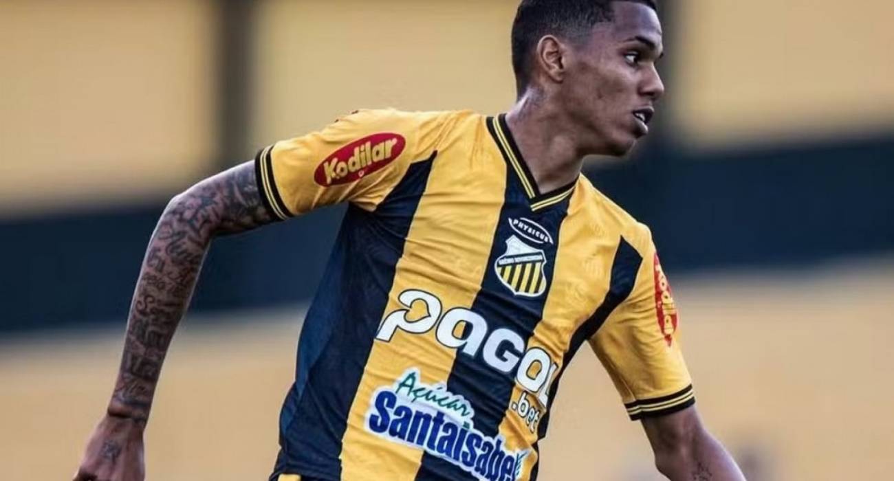 Dantas em partida pelo Novorizontino