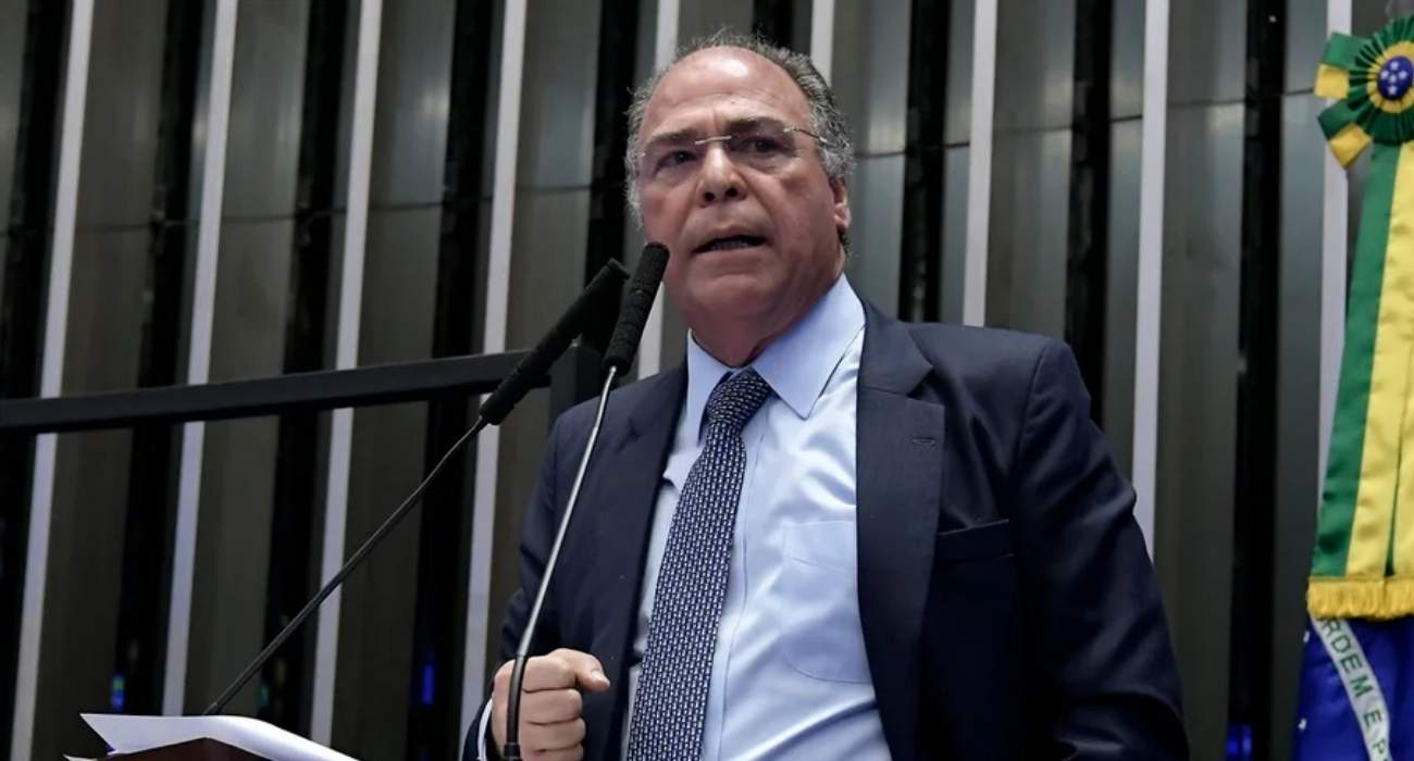 Agentes da Polícia Federal durante operação de busca e apreensão Agentes da Polícia Federal durante operação de busca e apreensão