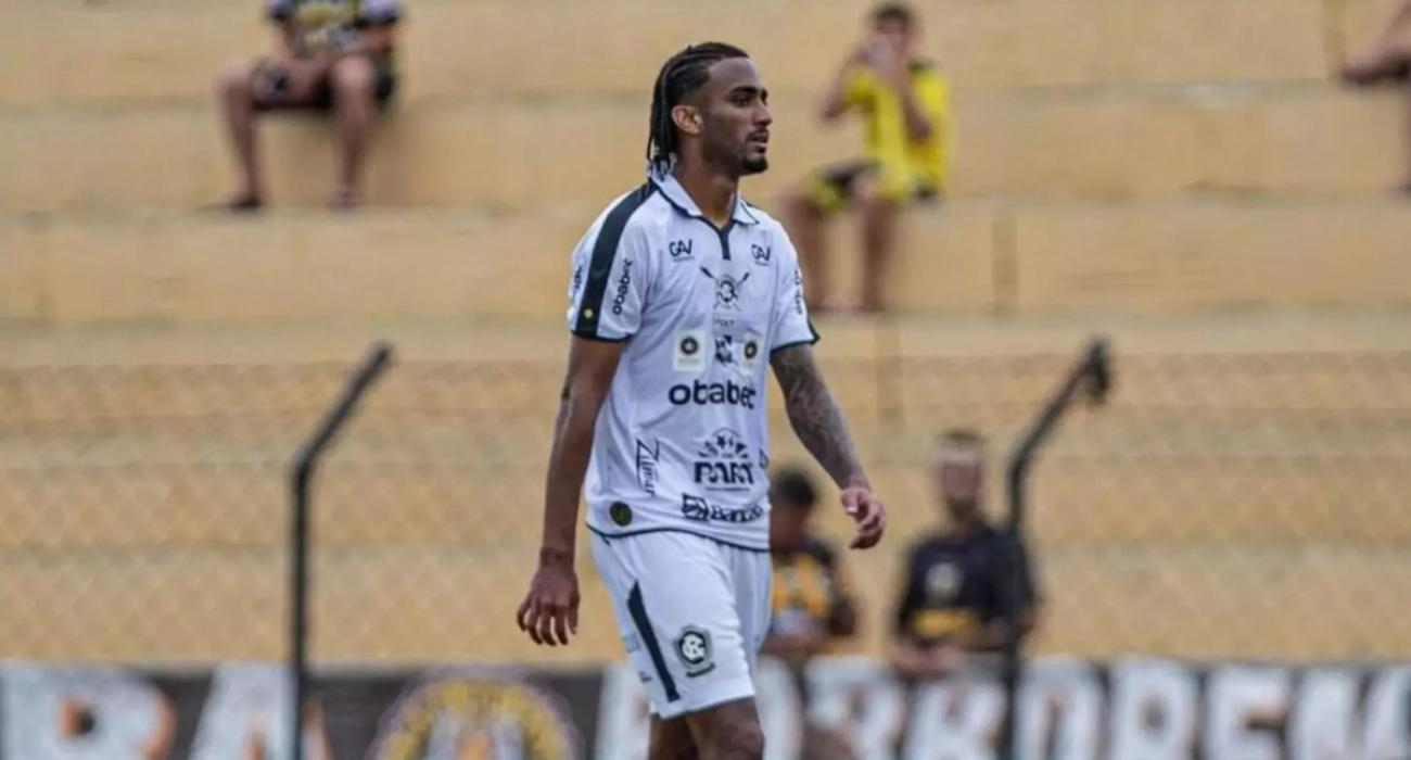 Kayky Almeida após gol contra pelo Remo no Campeonato Paraense Kayky Almeida após gol contra pelo Remo no Campeonato Paraense