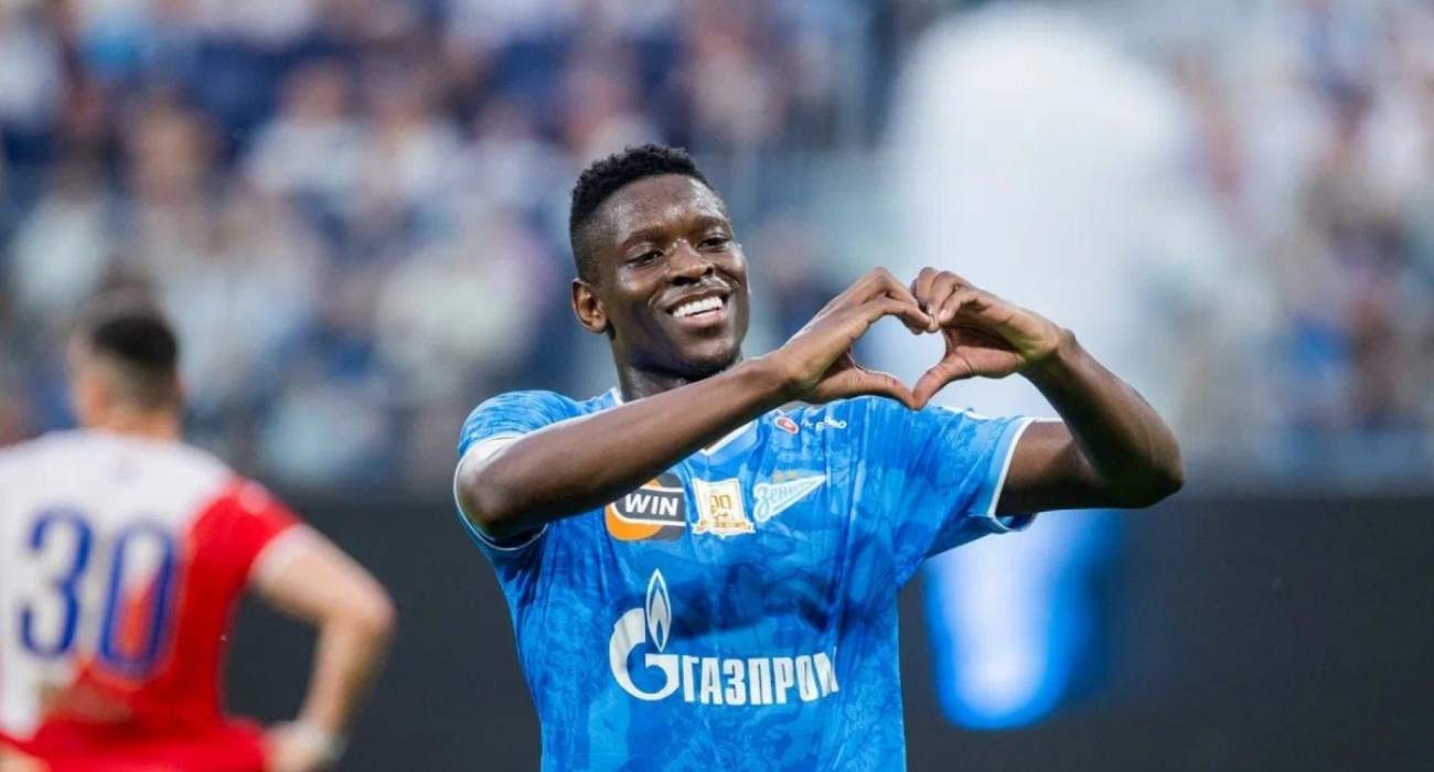 Luiz Henrique em ação com a camisa do Zenit, da Rússia Luiz Henrique em ação com a camisa do Zenit, da Rússia