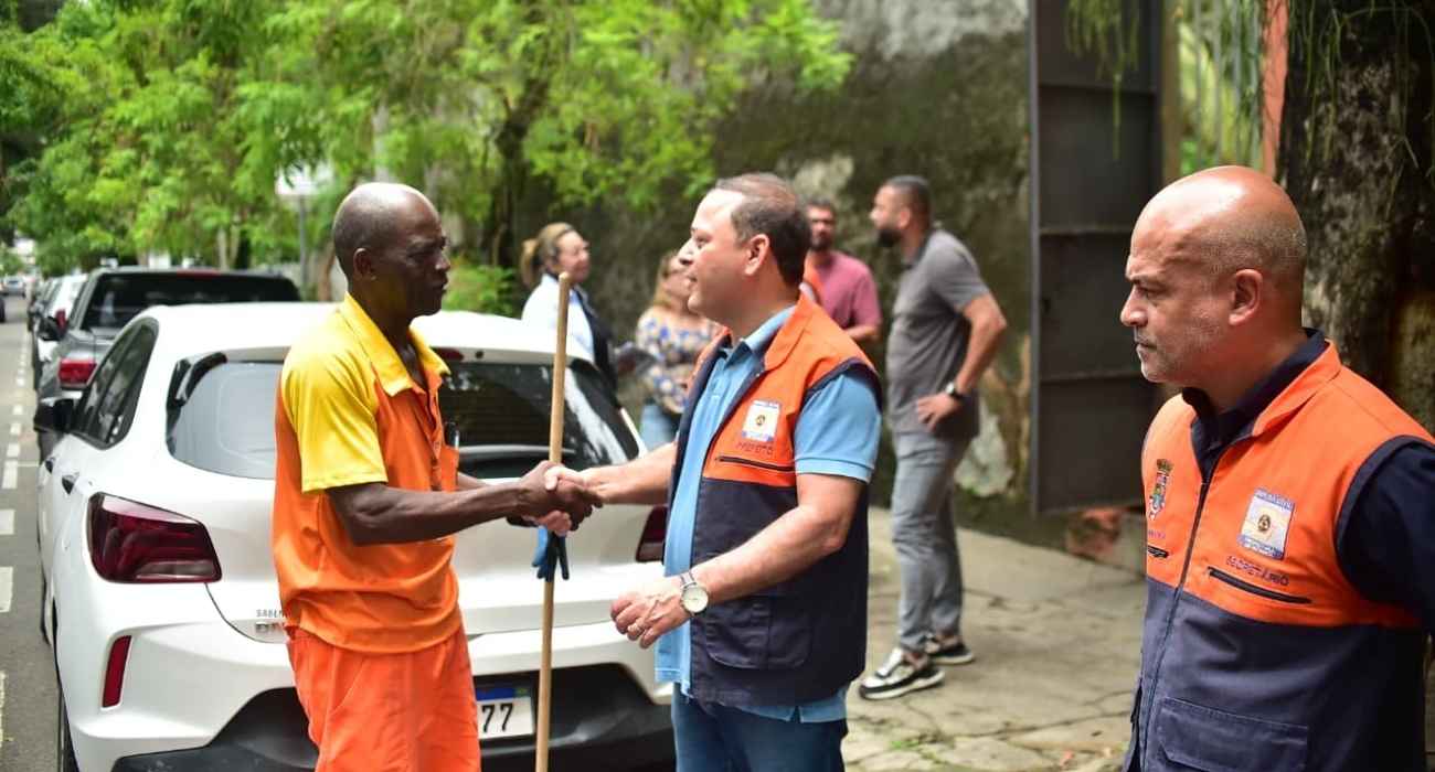 Equipes da Prefeitura de Niterói atuam após fortes chuvas