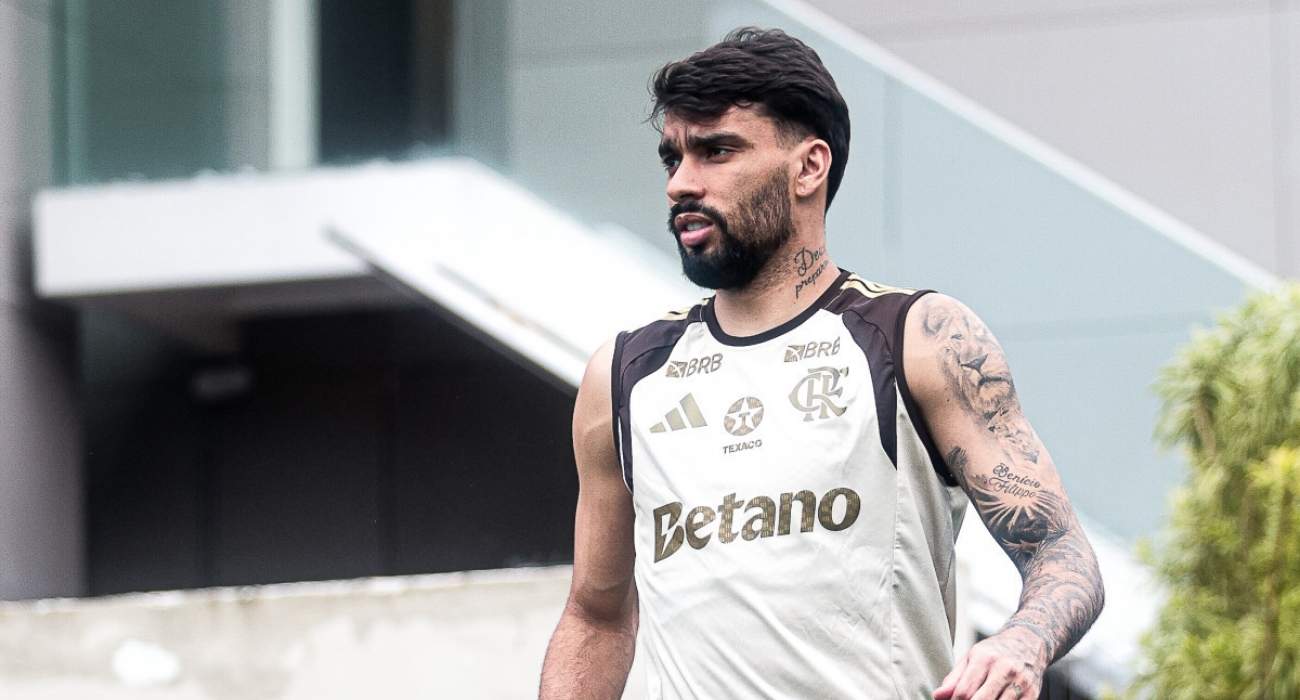 Lucas Paquetá em ação pelo Flamengo após retorno em 2026