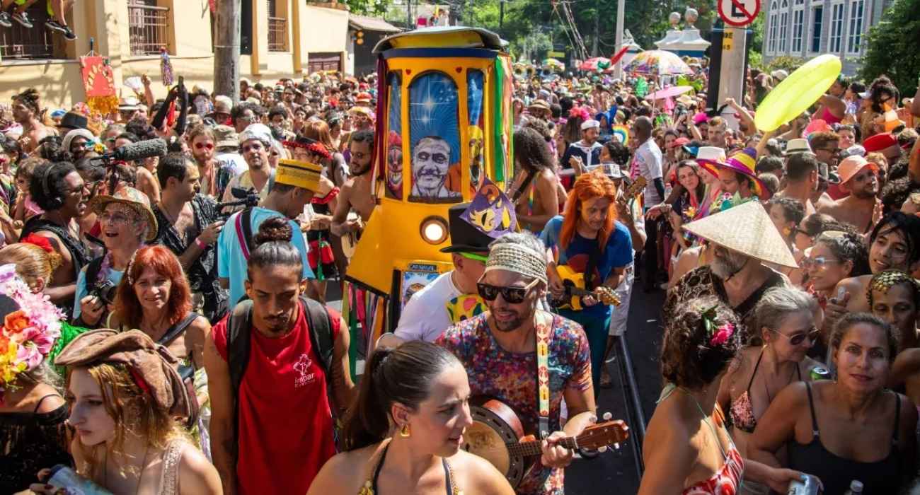 Blocos de rua animam o Carnaval de Rua no RJ 2026