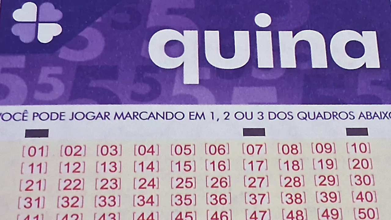 Quina Agora: resultado do concurso 6943 após sorteio dos números que formaram o resultado desta segunda-feira, 02/02, com rateio da premiação oficial - tudo ao vivo | Enzo Carvalho/Folha do Leste