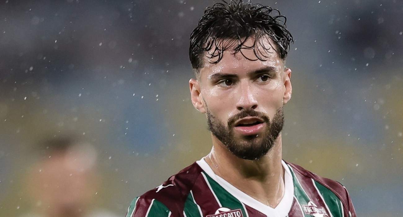 Martinelli comemora renovação de contrato com o Fluminense