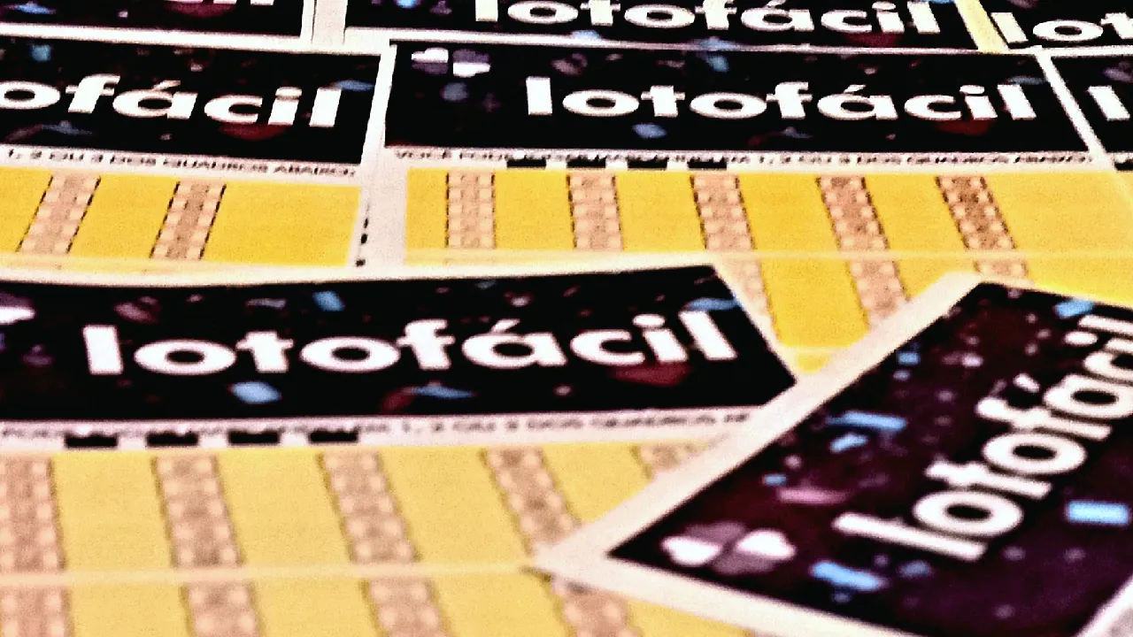 Volantes lotéricos da Lotofácil, referentes ao concurso 3624 que o folha do leste publica agora o resultado, números e prêmios deste sábado, 28/02