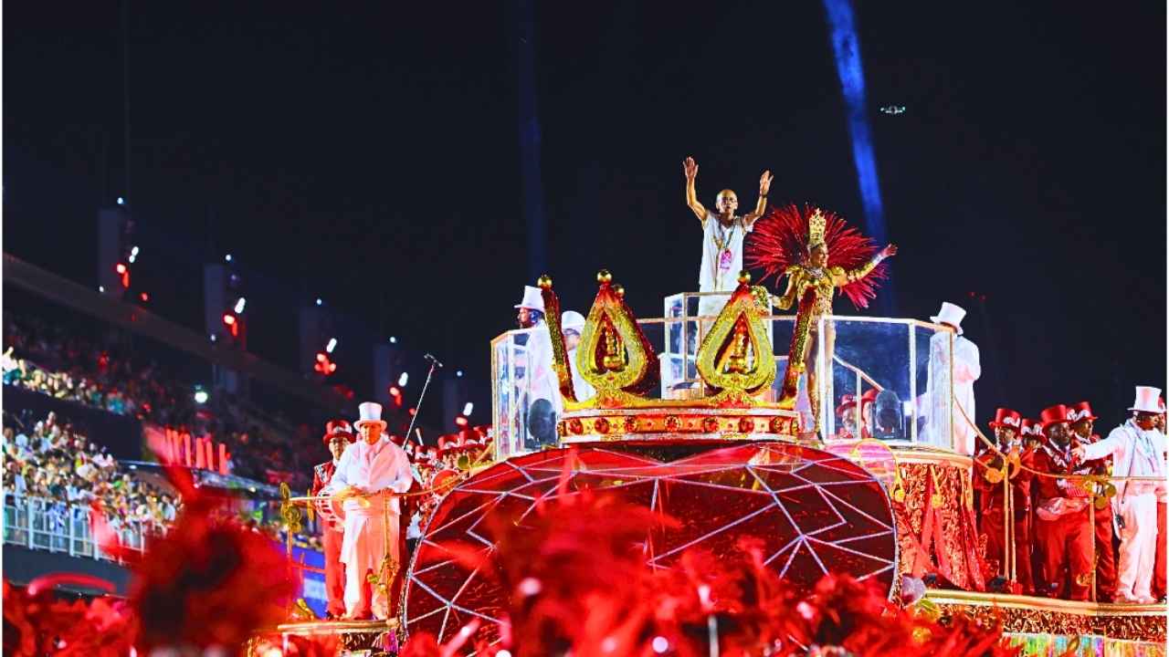 Desfile em homenagem ao Mestre Ciça faz Viradouro campeã do Carnaval 2026