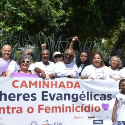 Caminhada de mulheres evangélicas em Salvador, na Bahia, chamou a atenção para o combate contra a violência doméstica no meio cristão. Foto: Reprodução/Instagram.