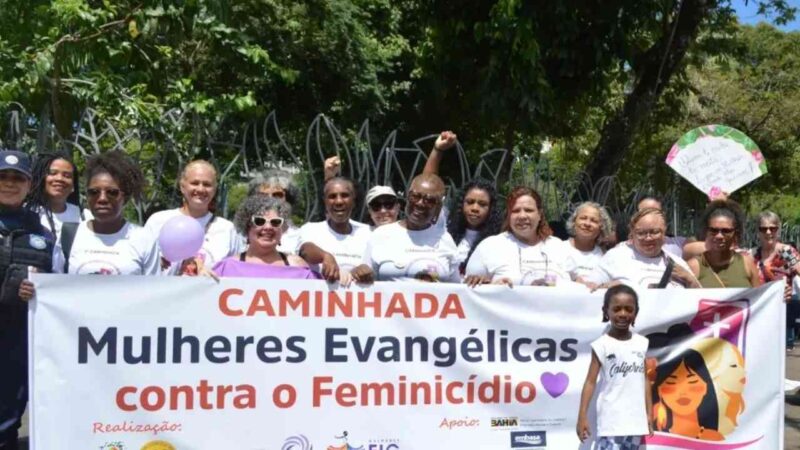 Caminhada de mulheres evangélicas em Salvador, na Bahia, chamou a atenção para o combate contra a violência doméstica no meio cristão. Foto: Reprodução/Instagram.
