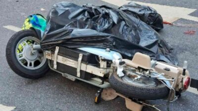 Ônibus atropelou mulher que andava de moto na Tijuca. Foto: Reprodução/WhatsApp.