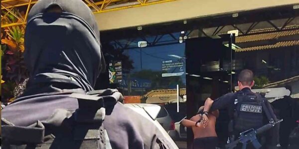 Polícia Civil prende suspeitos em Maricá durante operação contra o tráfico de drogas. Foto: Divulgação/Polícia Civil.