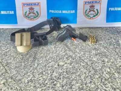 A Polícia Militar prendeu o suspeito com uma pistola e munições. Foto: Divulgação/Polícia Militar.