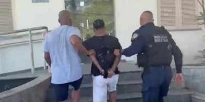 Traficante TH é levado à delegacia de Jurujuba. Foto: Divulgação/Polícia Civil.