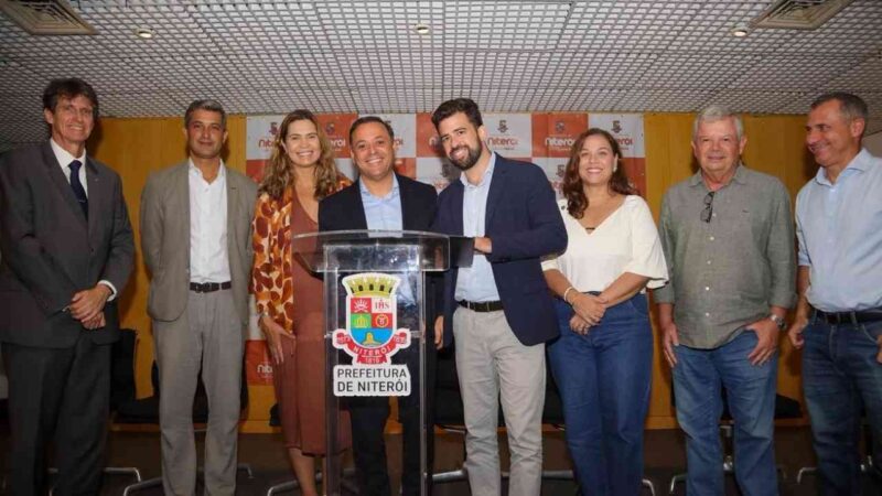 compromisso que garante Niterói como sede de feira sobre economia azul. Foto: Evelen Gouvêa.