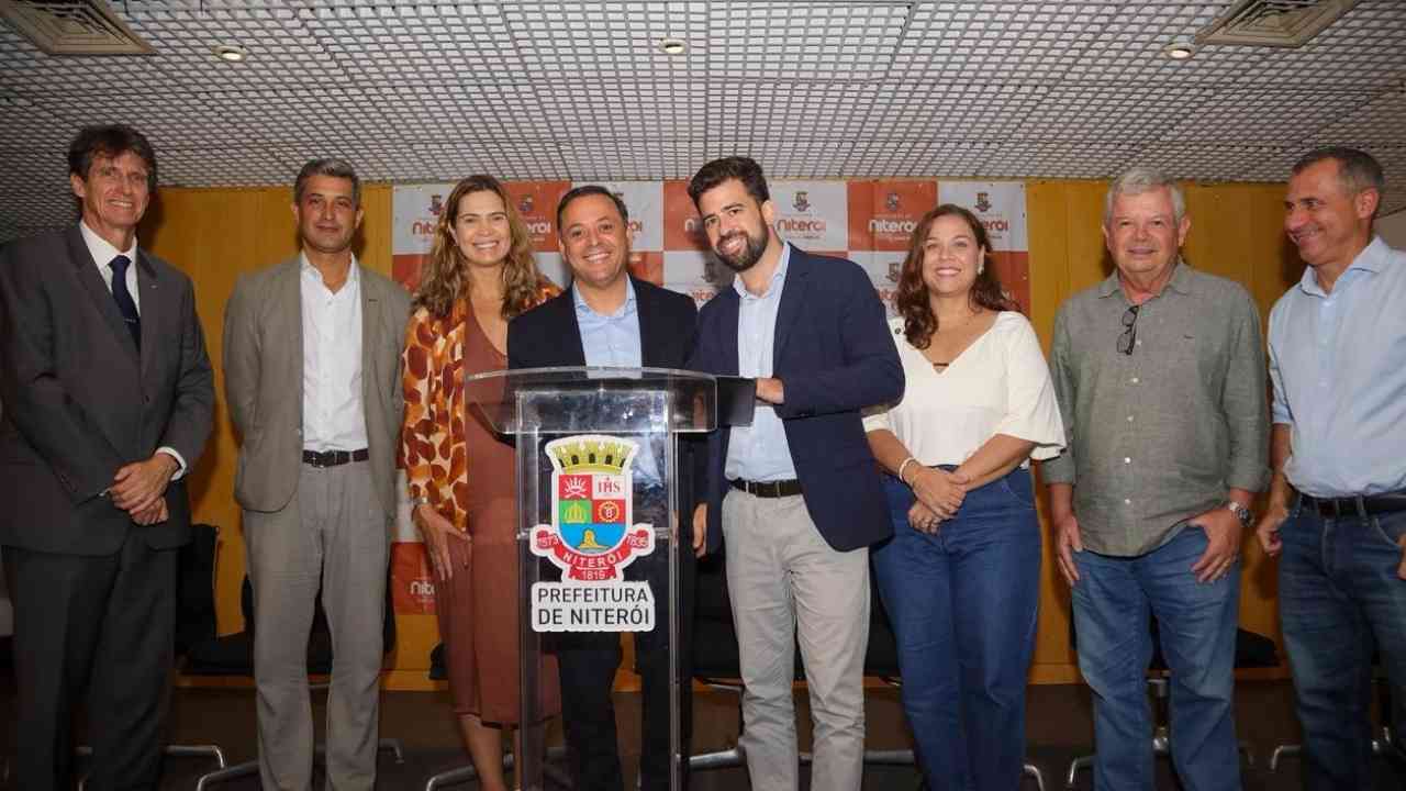 compromisso que garante Niterói como sede de feira sobre economia azul. Foto: Evelen Gouvêa.