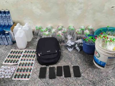 A equipe do Segurança Presente aprendeu com o trio material para endolação de drogas no Sapê. Foto: Divulgação//PM.