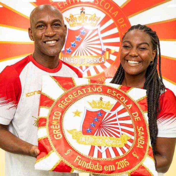 União de Maricá definiu o mestre-sala Luiz Augusto, o Gugu, e a porta-bandeira Lais Lucia como o terceiro casal para o carnaval do ano que vem. Foto: Ney Júnior.