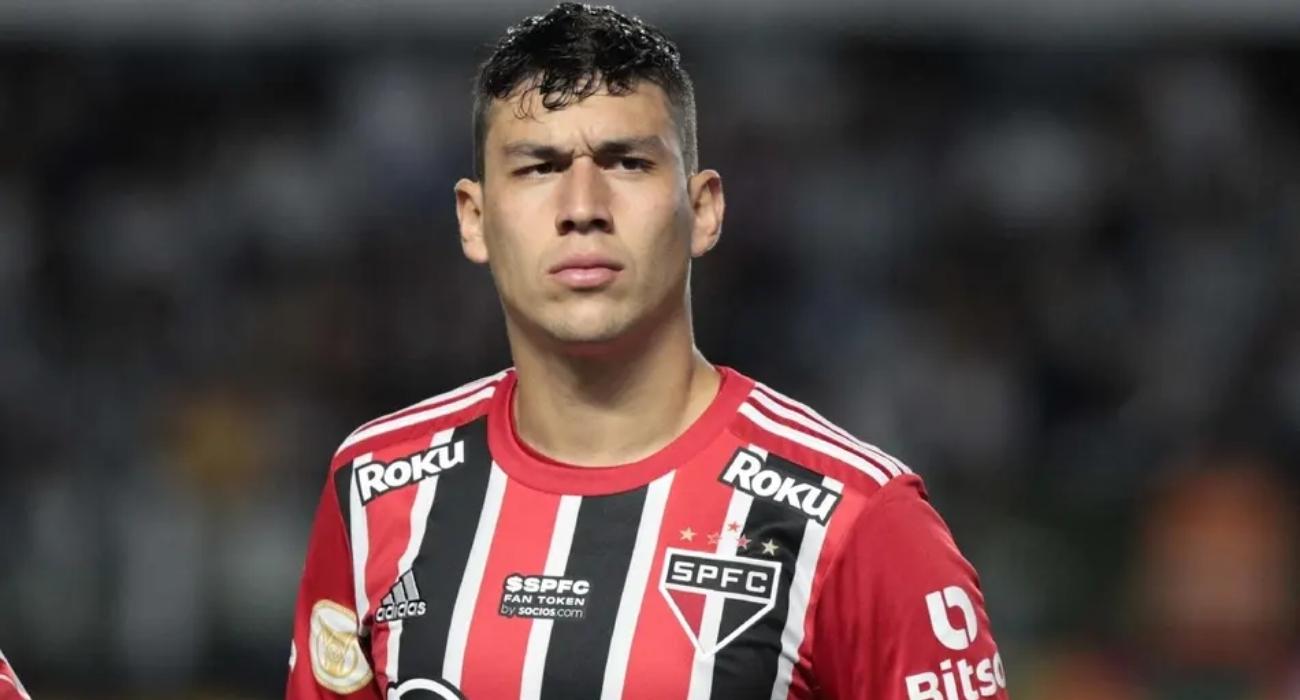 Nahuel Ferraresi desembarca no Rio para assinar com o Botafogo