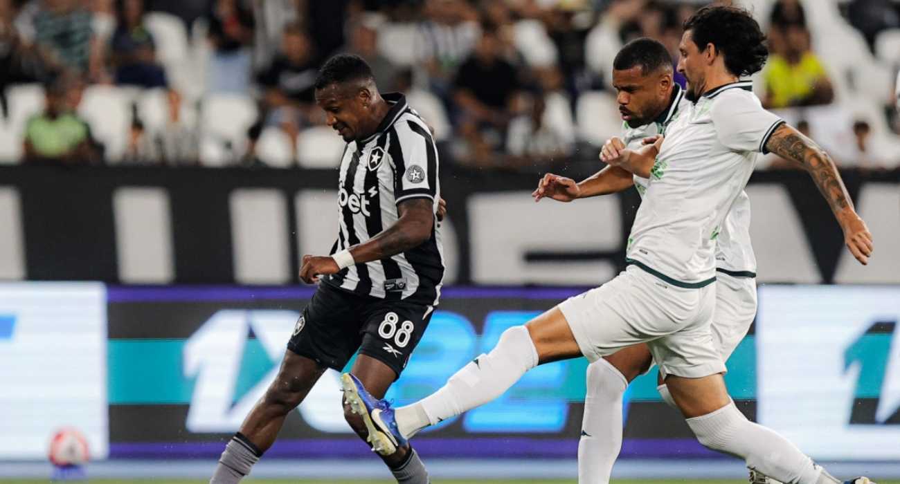 Jogadores do Botafogo no Estádio Nilton Santos durante semifinal da Taça Rio 2026
