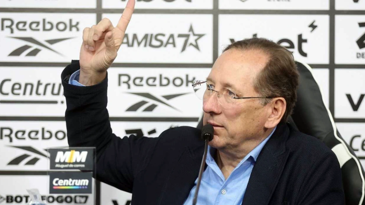 John Textor durante negociação envolvendo o Botafogo