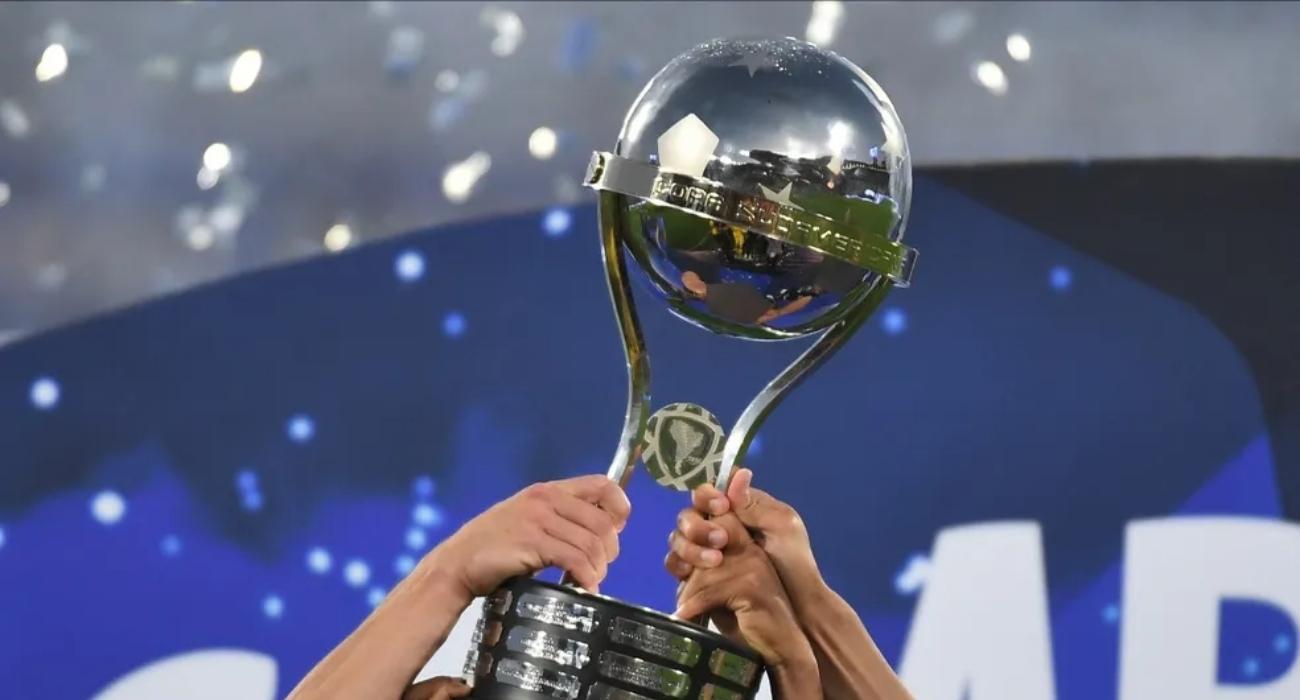 Jogadores do Botafogo durante partida da Libertadores no Nilton Santos