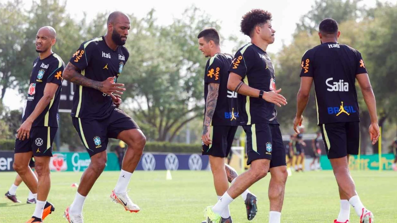 Jogadores do Brasil e Croácia em confronto internacional