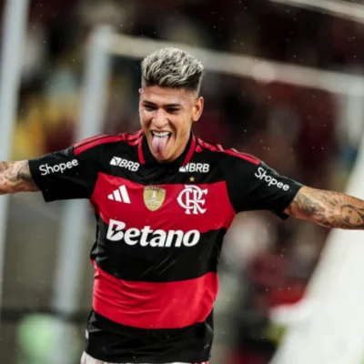Jorge Carrascal em atuação pelo Flamengo durante a temporada de 2026