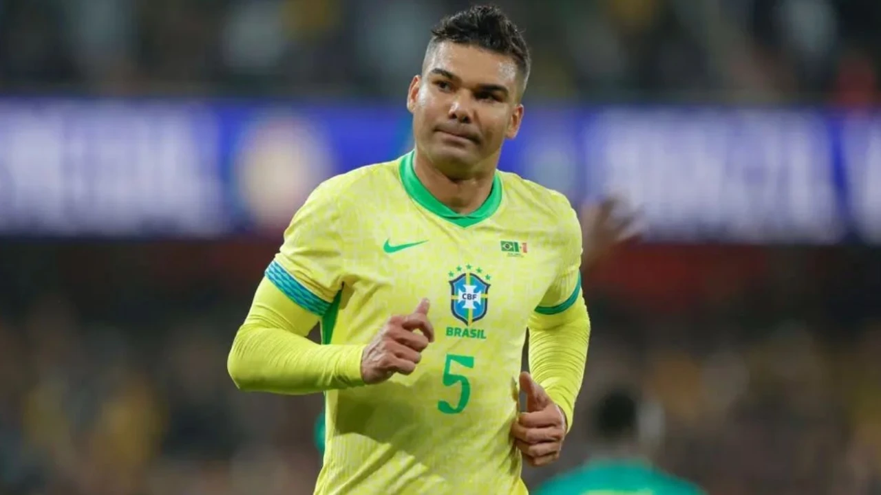 Casemiro durante partida pelo Manchester United