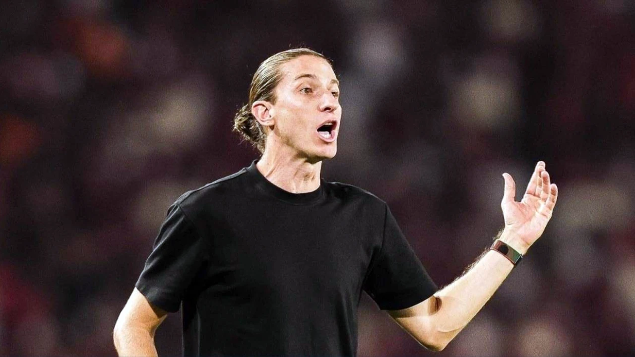 Tite durante partida do Cruzeiro no Campeonato Brasileiro Tite durante partida do Cruzeiro no Campeonato Brasileiro