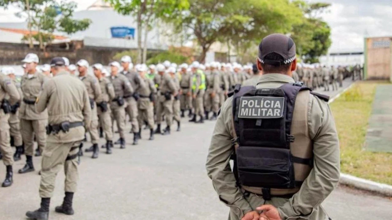 Policiais militares de Alagoas em formação durante treinamento Policiais militares de Alagoas em formação durante treinamento