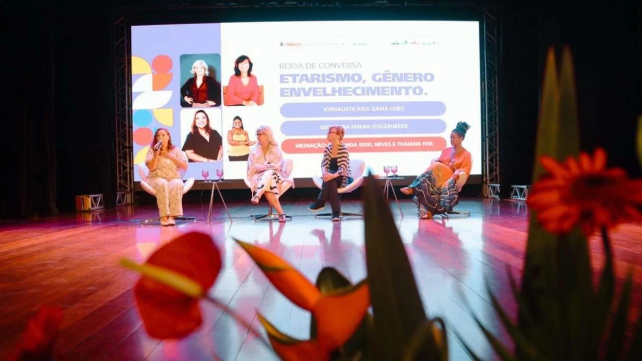 Público participa de atividades no Festival Mulher no Teatro Popular de Niterói Público participa de atividades no Festival Mulher no Teatro Popular de Niterói