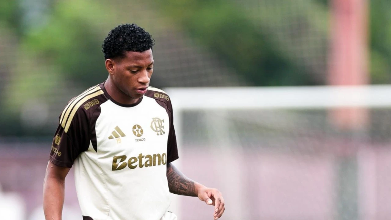 Gonzalo Plata durante partida pelo Flamengo no Maracanã