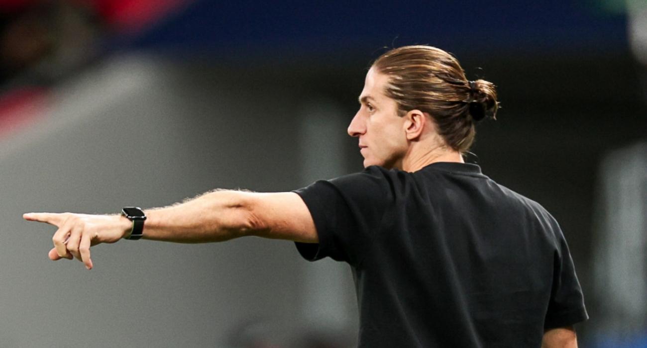 filipe luis tecnico flamengo demissao joinville interesse