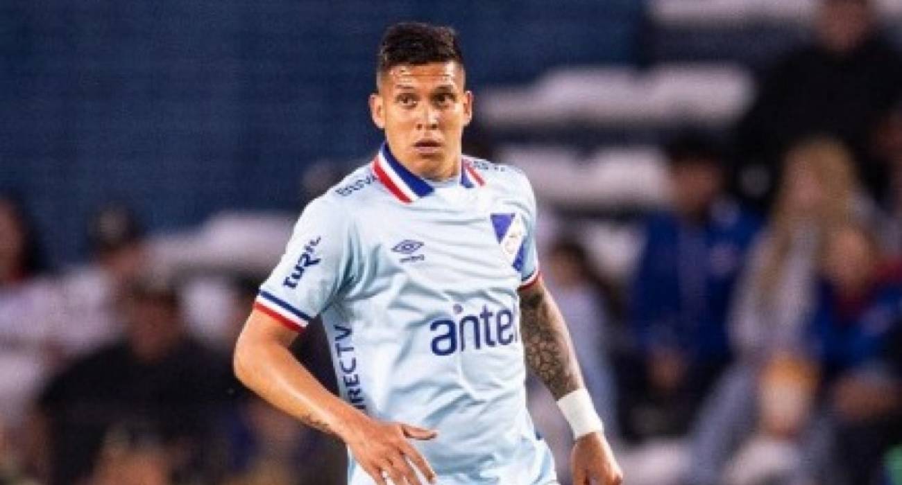 Julian Millán em ação pelo Nacional antes de acerto com o Fluminense