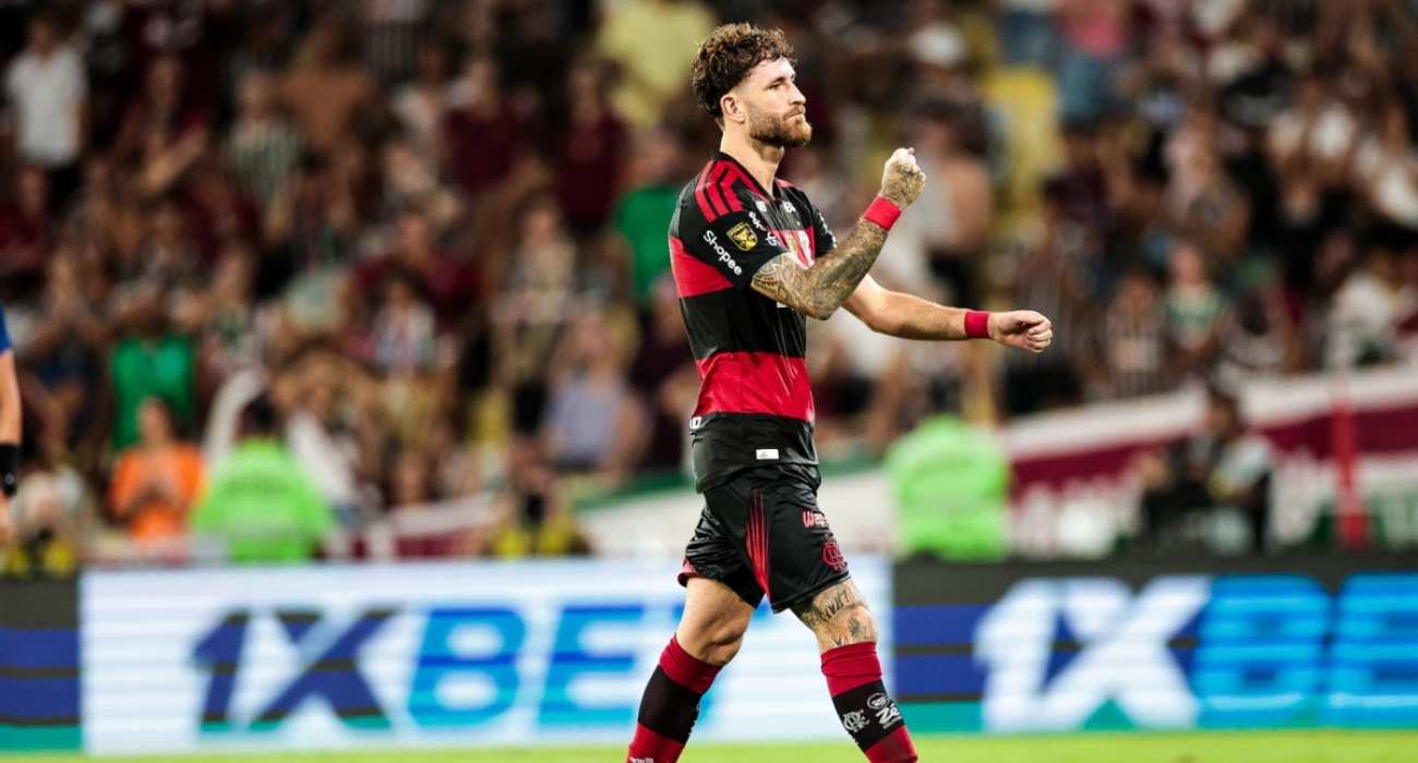 Léo Pereira comemorando título do Flamengo após final do Campeonato Carioca no Maracanã Léo Pereira comemorando título do Flamengo após final do Campeonato Carioca no Maracanã