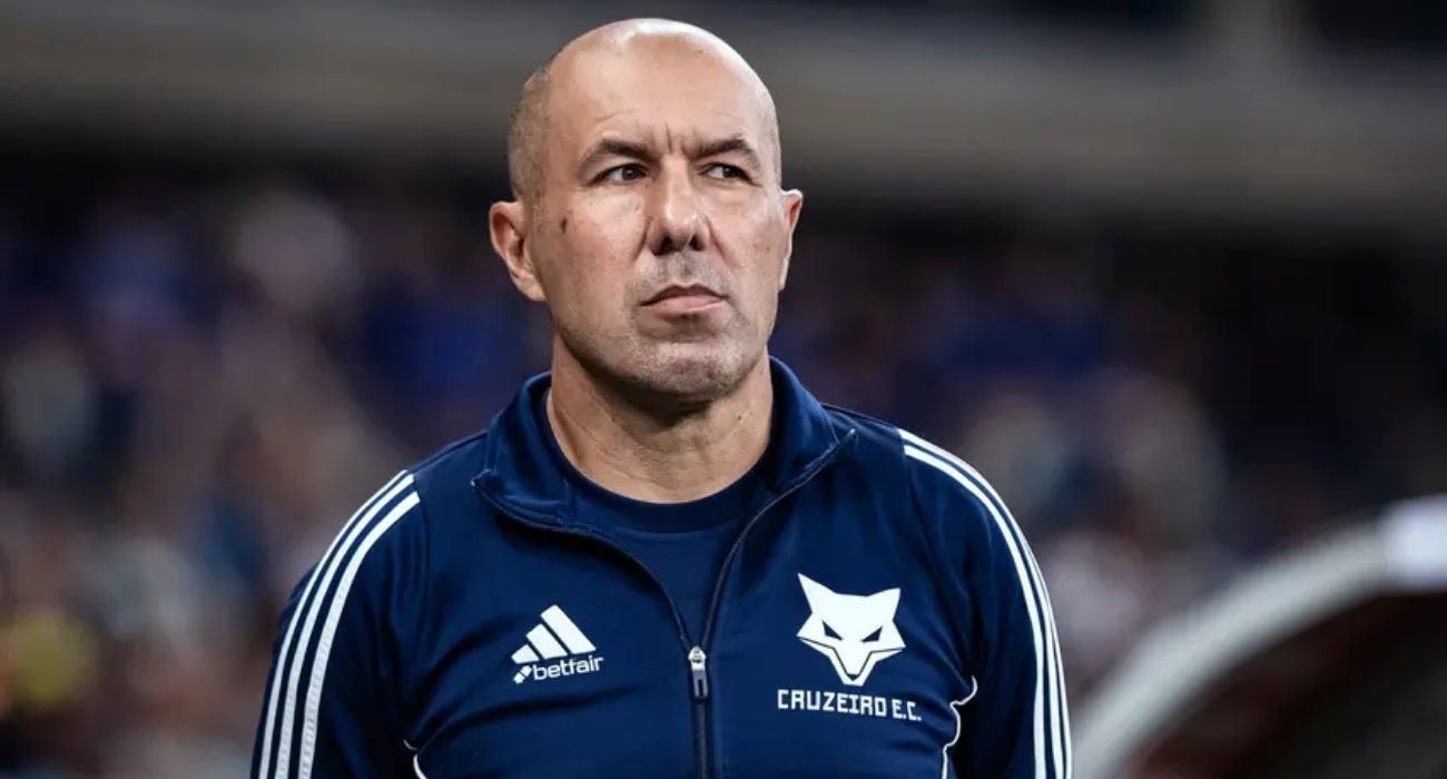 Técnico Leonardo Jardim durante partida do Cruzeiro