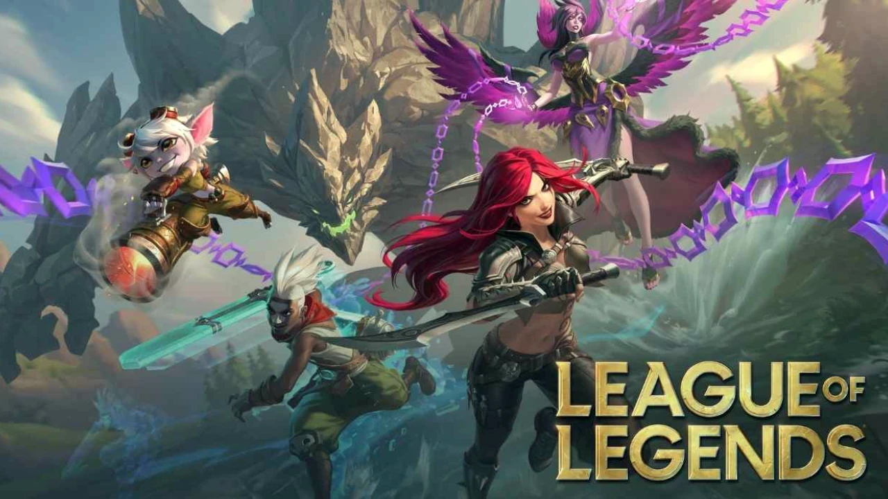 Tela do jogo League of Legends com personagens em combate