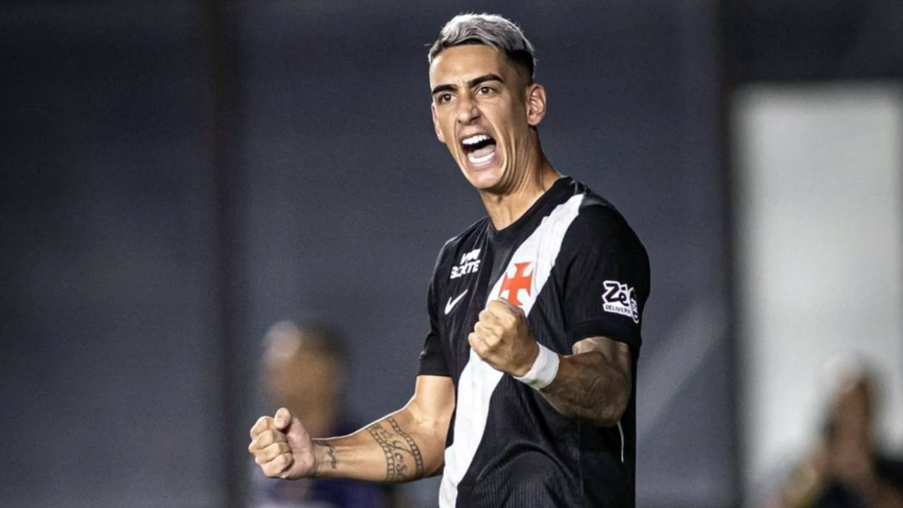 Puma Rodríguez em partida pelo Vasco Puma Rodríguez em partida pelo Vasco