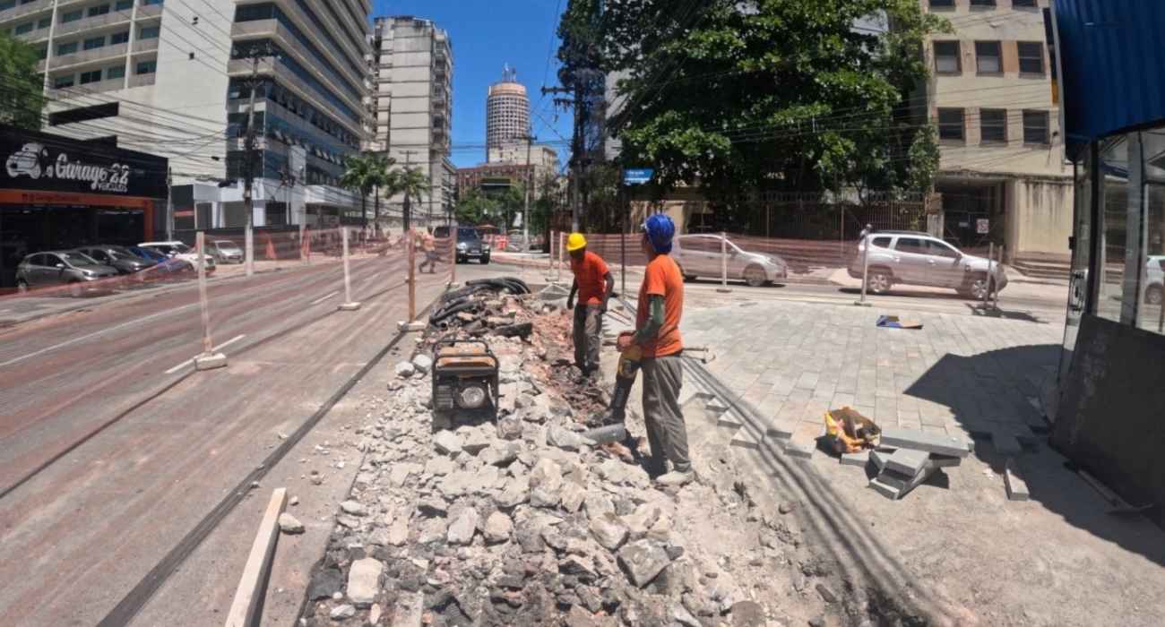 Obras do Reviver Centro avançam na Rua da Conceição, no Centro de Niterói