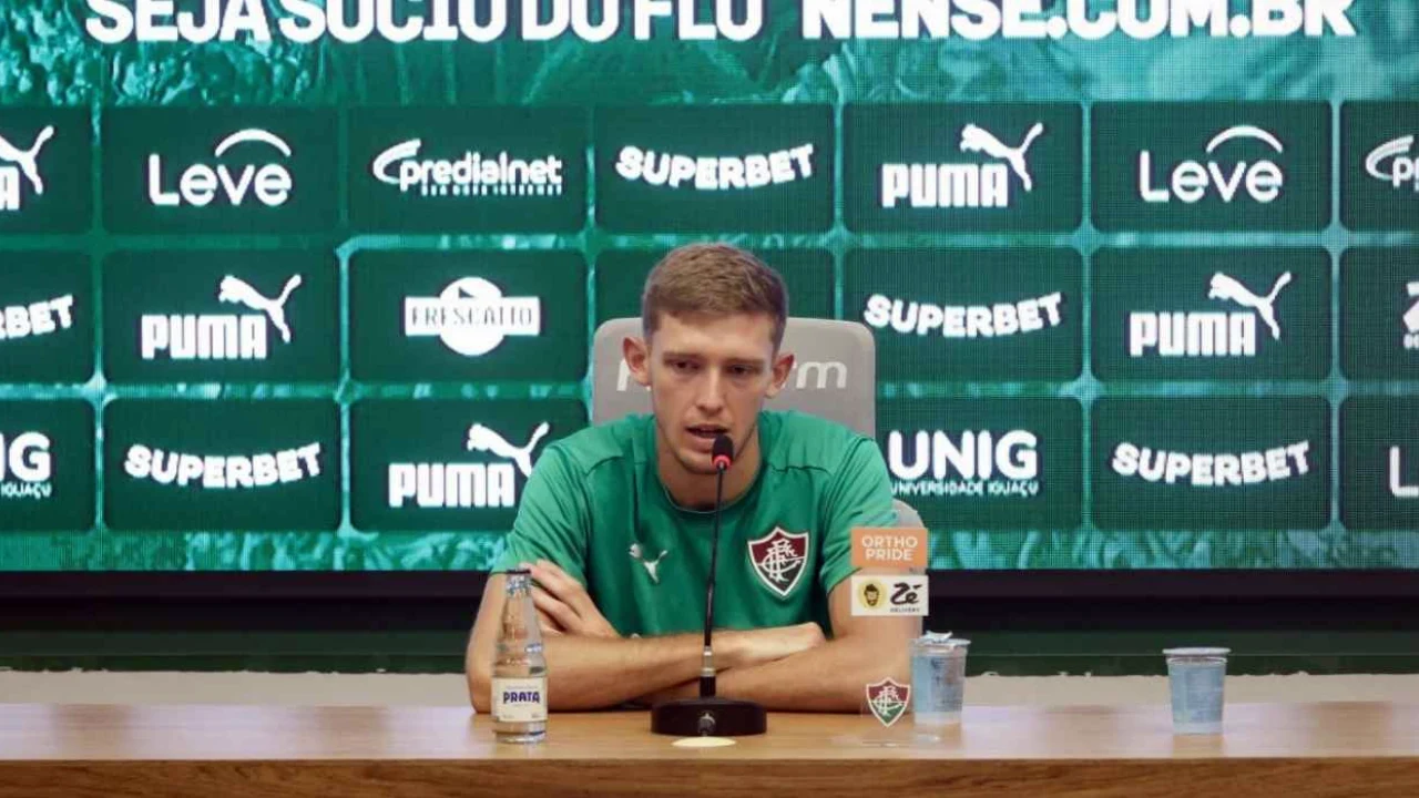 Rodrigo Castillo durante coletiva no CT do Fluminense