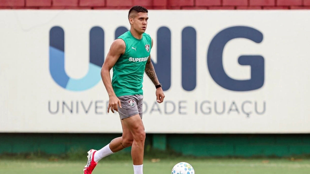 Julián Millán durante treinamento do Fluminense