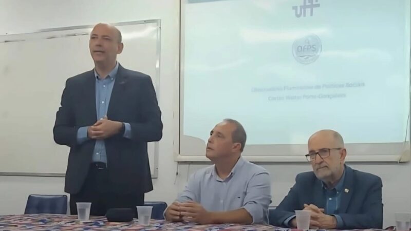 Waldeck_participa_de_simpósio_na_UFF(Divulgação).webp